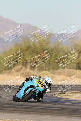 media/Nov-02-2025-CVMA (Sun) [[337aff29ab]]/Race 17-Amateur Supersport Middleweight/